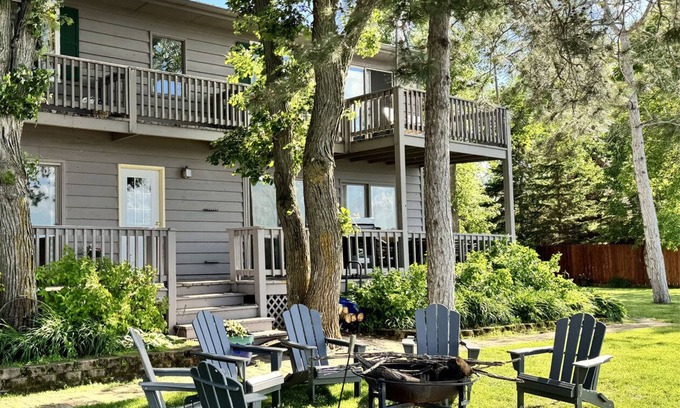 East Gull Lake Condo | The Point on Gull Lake – Unit 3: 2BR Upper-Level Haven w/Dock & Garage