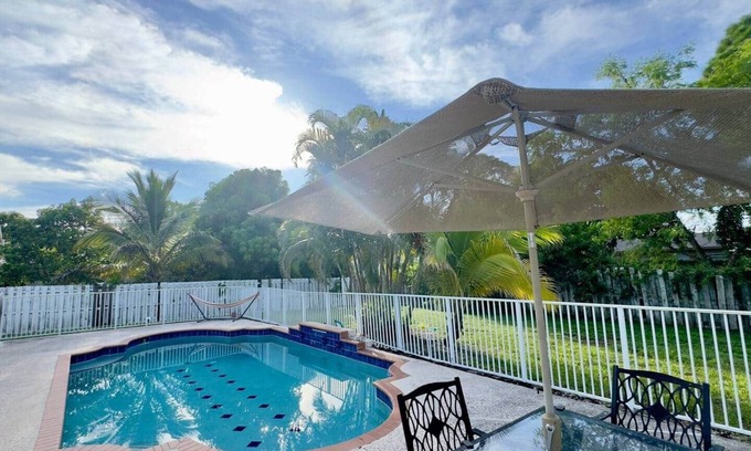 Port Saint Lucie House | The Poolside Escape (Near Beaches)