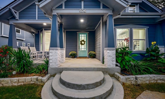Georgetown House | The Poppy House with Huge Swim Spa - Downtown Georgetown