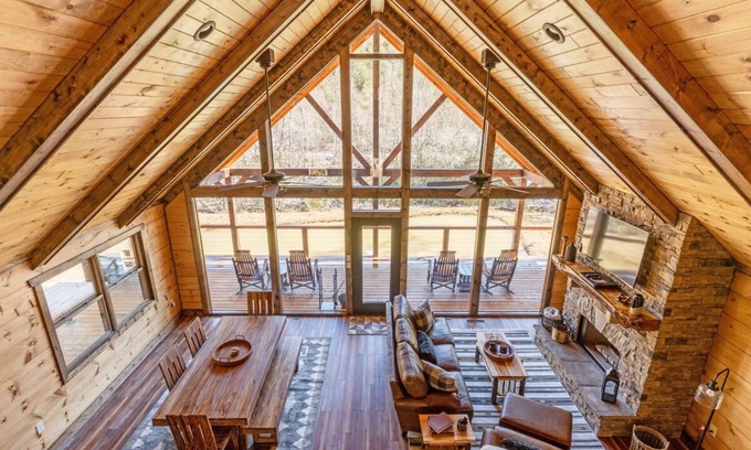 Topton Cabin | The Preserve Mountain Getaway Cabin is secluded in the Great Smokey Mountains just minutes away from Lake Nantahala!
