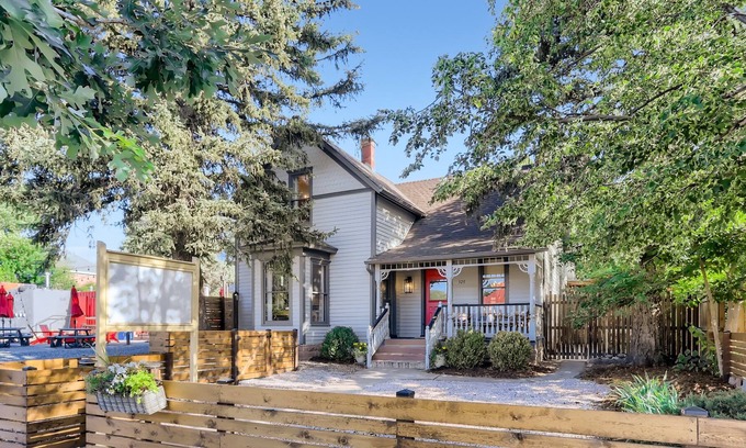 Lyons House | The Pride of Lyons- Luxury 3 BR on Main Street