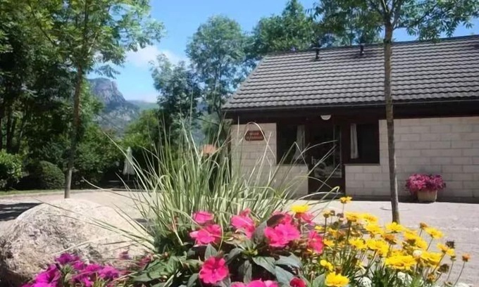Aston Ski Chalet | THE PROGRESS * - Chalet Type B 6 persons