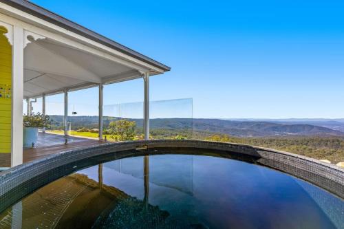 Ravensbourne Ski Chalet | The Quince Cottage - 3 Bedrooms