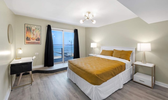 Fox Lake Apartment | The Randolph Hotel Apt 201