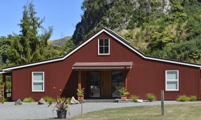Lake Okareka House | The Red Barn is a spacious property - excellent for family holidays