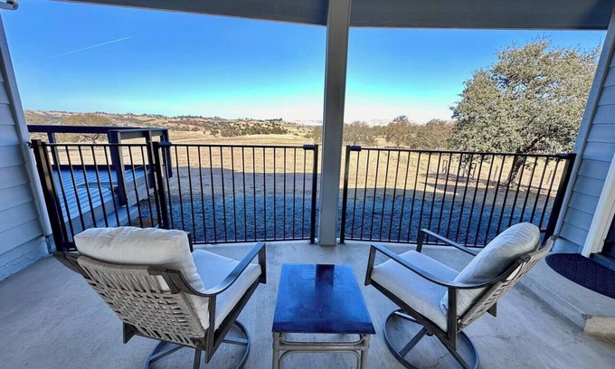 Paso Robles Apartment | The Retreat at Whispering Oaks