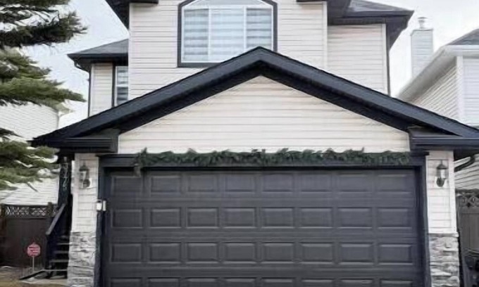 Southeast Calgary House | The Ridge Escape-3BR Deluxe Stay