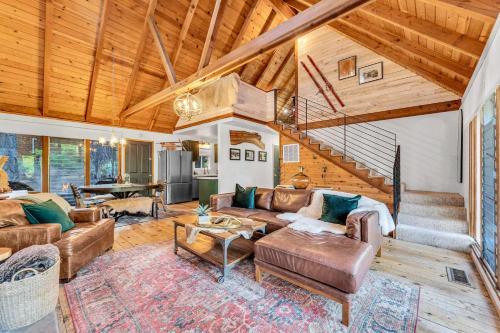 Sunnyside Ski Chalet | The Rigi Chalet HOA Beach Access Close to town