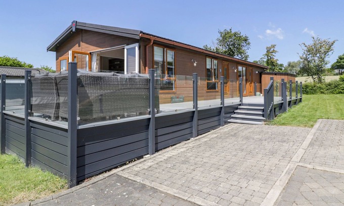 Rhyd-y-clafdy Cottage | THE RIVENDALE LODGE, pet friendly, with pool in Pwllheli