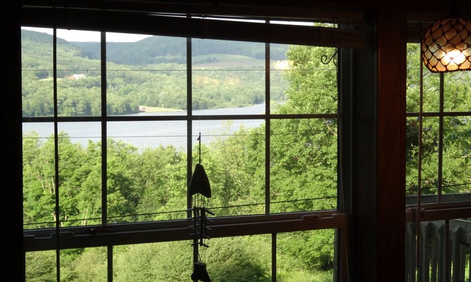 Fort Hill House | The road less travelled. Rural pet friendly home with lake view and office.