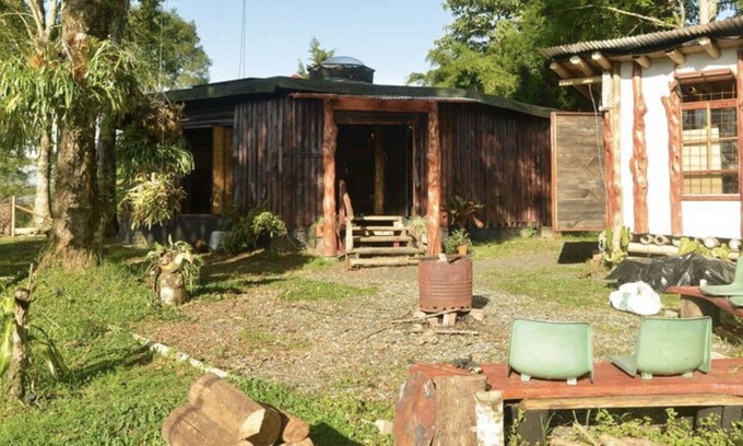 Filandia Cabin | The round house in Filandia with waterfall