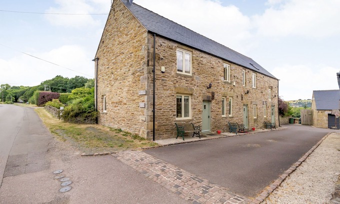 Chesterfield Cottage | THE RUMBLINGS 1, pet friendly, character holiday cottage in Barlow
