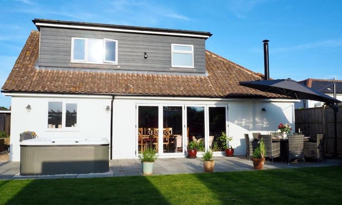 East Wittering House | The Sails