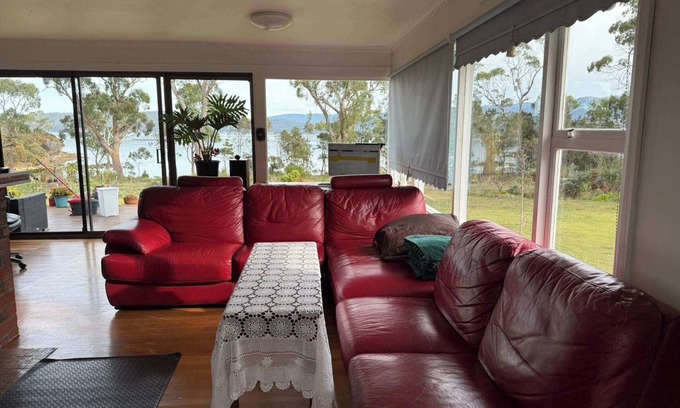 Tinderbox House | The Seaside House - A little gem by the sea