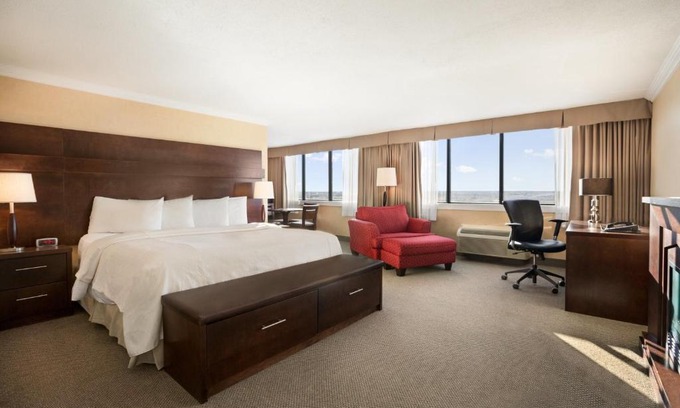 Timmins Hotel | The Senator Hotel & Conference Center Timmins