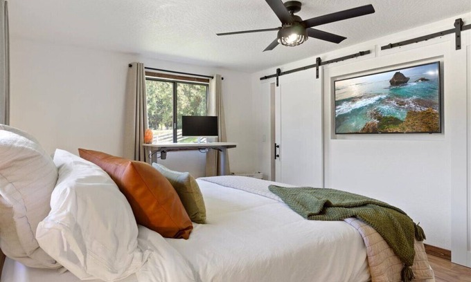 Shady Cove House | The Shady Knoll - Peace & Quiet near the Rogue River!