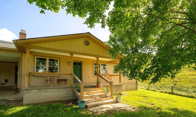 Elk Creek Cottage | The Sheepfold: Remodeled cottage and 6 stall horse barn on working farm!