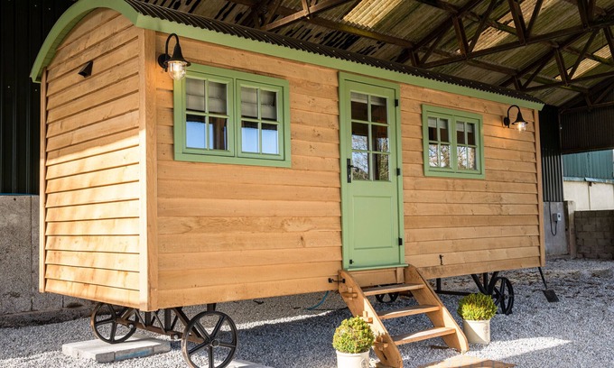 Beaworthy Apartment | The Shepherd's Hut at Northcombe Farm