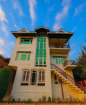 Nishat-Shalimar House | The Shesh Bagh Boutique - Garden Stay Near Dal Lake & Mughal Garden