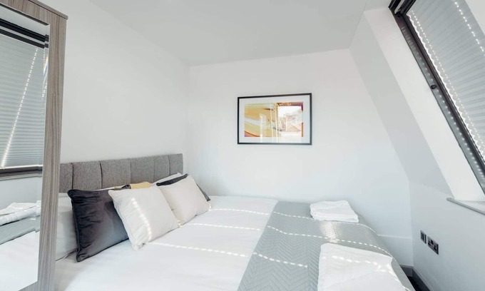 Halifax Apartment | The Shibden Apartment 203