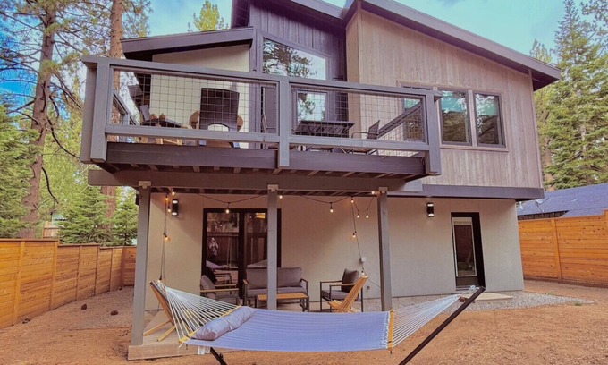 Tahoe Island House | The Sierra Outpost - Great Location in SLT!