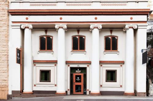 Bisbee House | The Signature Queen with Mountain Views