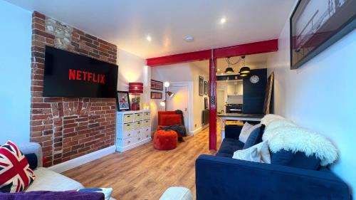 Worthing Apartment | The Simms Suite