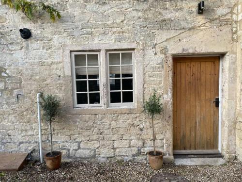 Whaddon House | The Snug - cosy cottage in a great location