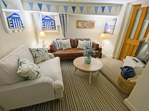 Lynmouth House | The Snug, Lynmouth - Uk41696