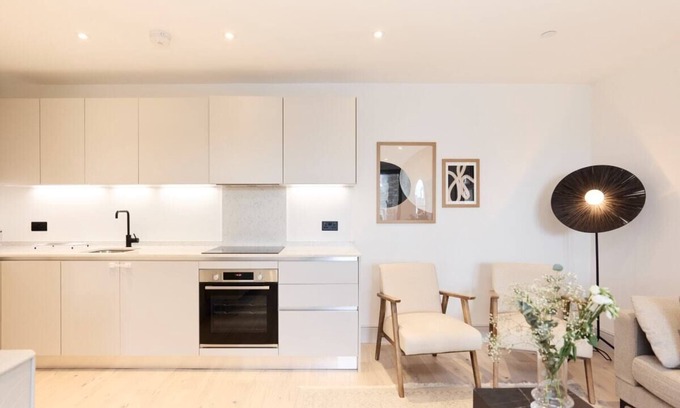 Abbey Apartment | The South Wimbledon Escape - Lovely 3bdr With Balcony