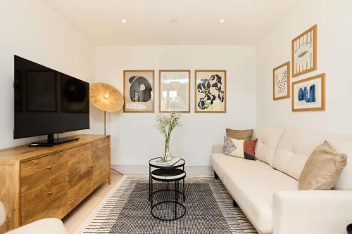Abbey Apartment | The South Wimbledon Hideout - Fancy 1BDR Flat with Balcony
