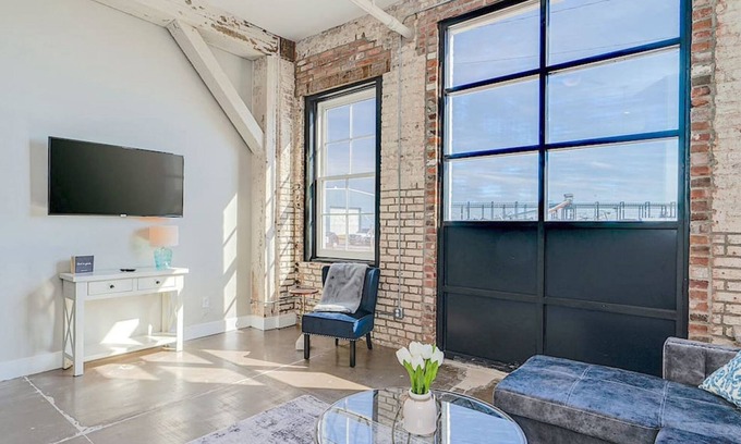 Newport News Apartment | The Speakeasy Downtown Newport News