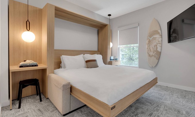 Asbury Park House | The St. Laurent: Two Rooms - Sleeps 4