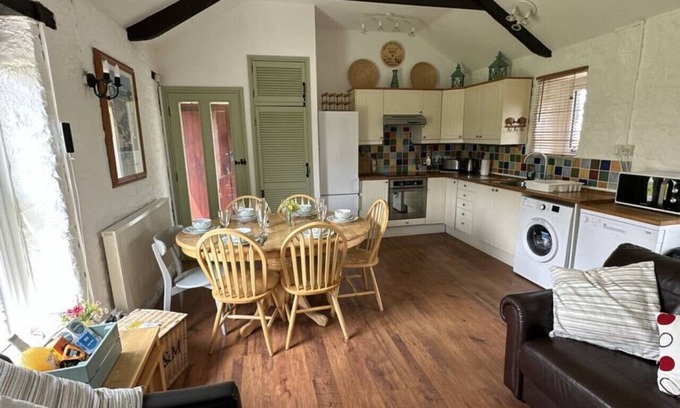 Saint Gennys Cottage | The Stables - Crackington Haven Cornwall