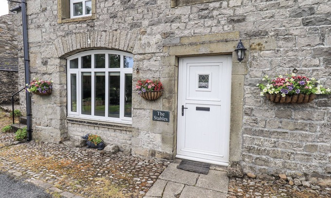 Horton in Ribblesdale Cottage | THE STABLES, pet friendly, with a garden in Horton-In-Ribblesdale