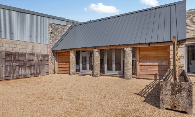 Inchbrook Cottage | The Stables - UK44477