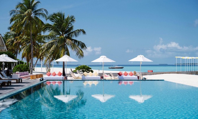 Huruvalhi Resort | The Standard, Huruvalhi Maldives