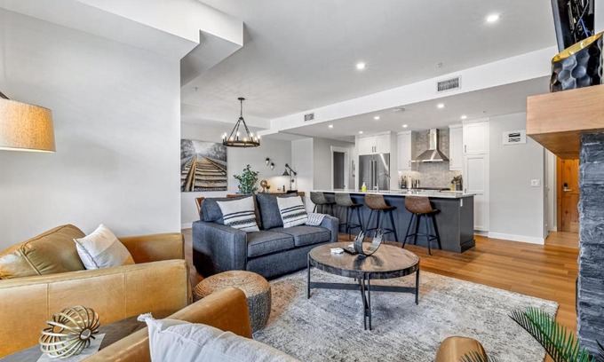 Canmore Apartment | THE STATION - 2BD 2BTH Perfect Basecamp To Explore Canmore