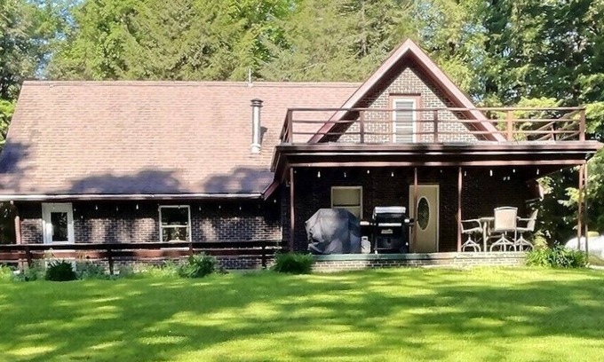 Brookville House | The Stumble Inn - Secluded and Cozy Camp