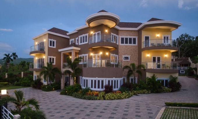 IronShore Estates Villa | The Sun Seeker Villa Ja. 5 Bedrooms in Montego Bay. Fully staffed.