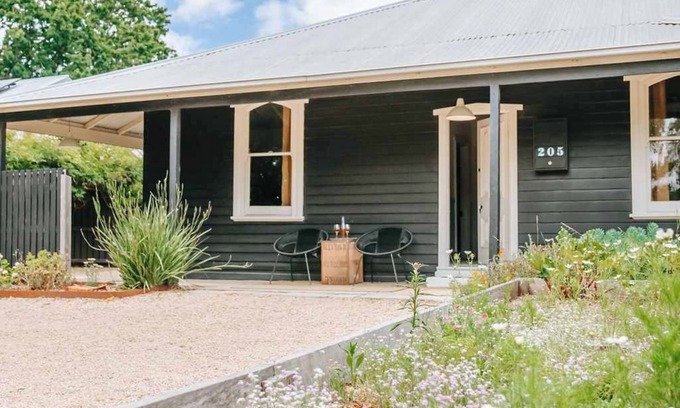 Red Hill House | The Sunday School | Timeless Cottage | Wine Region