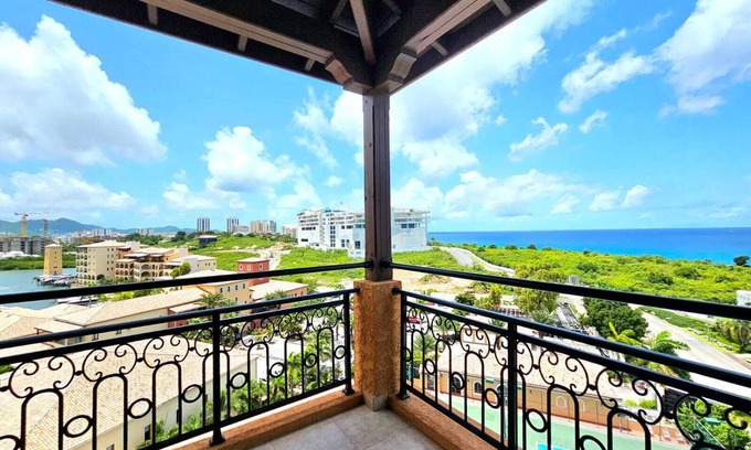 Maho Condo | The Sunset Charm Penthouse