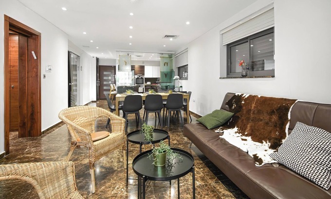 Talbieh Apartment | The Super Ahad Haam By Nimizz