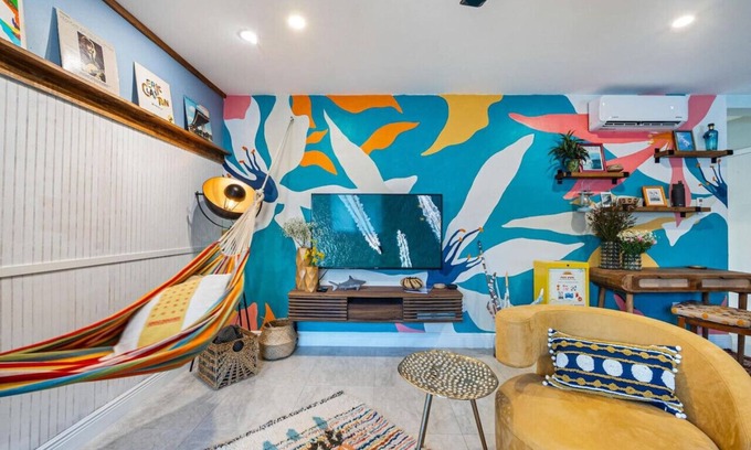 The Roads Apartment | The SurfSide Hideout - Charming/Cozy/Central
