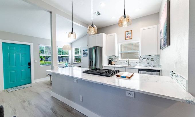 Lake Worth House | The Swell 2 BR Cottage with Parking 1 mile from Beaches