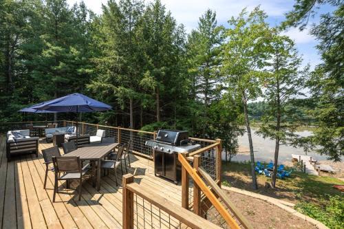 Interlochen House | The Timber Shore @ Interlochen Private Lakefront Hot Tub Game Room 12 Forested Acres