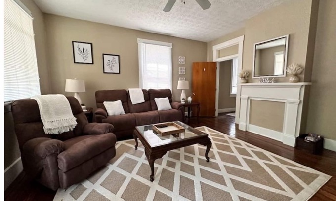Dayton Apartment | The Townhouse #2