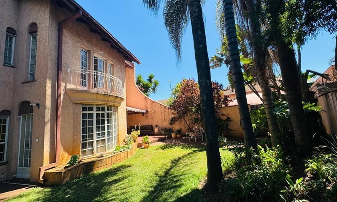 Harare House | The Townhouse on Baines the perfect place for holiday or business trip WELCOME.