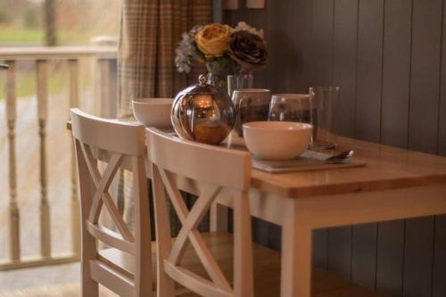 Old Leake Ski Chalet | The Treehouse - Sleeps 4