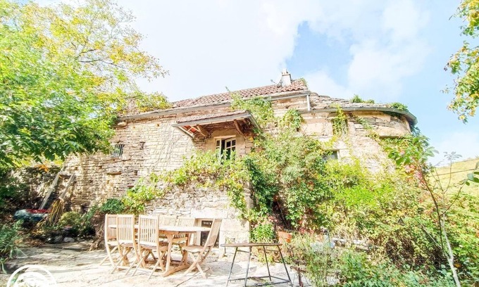 Calvignac House | The unusual tower gîte